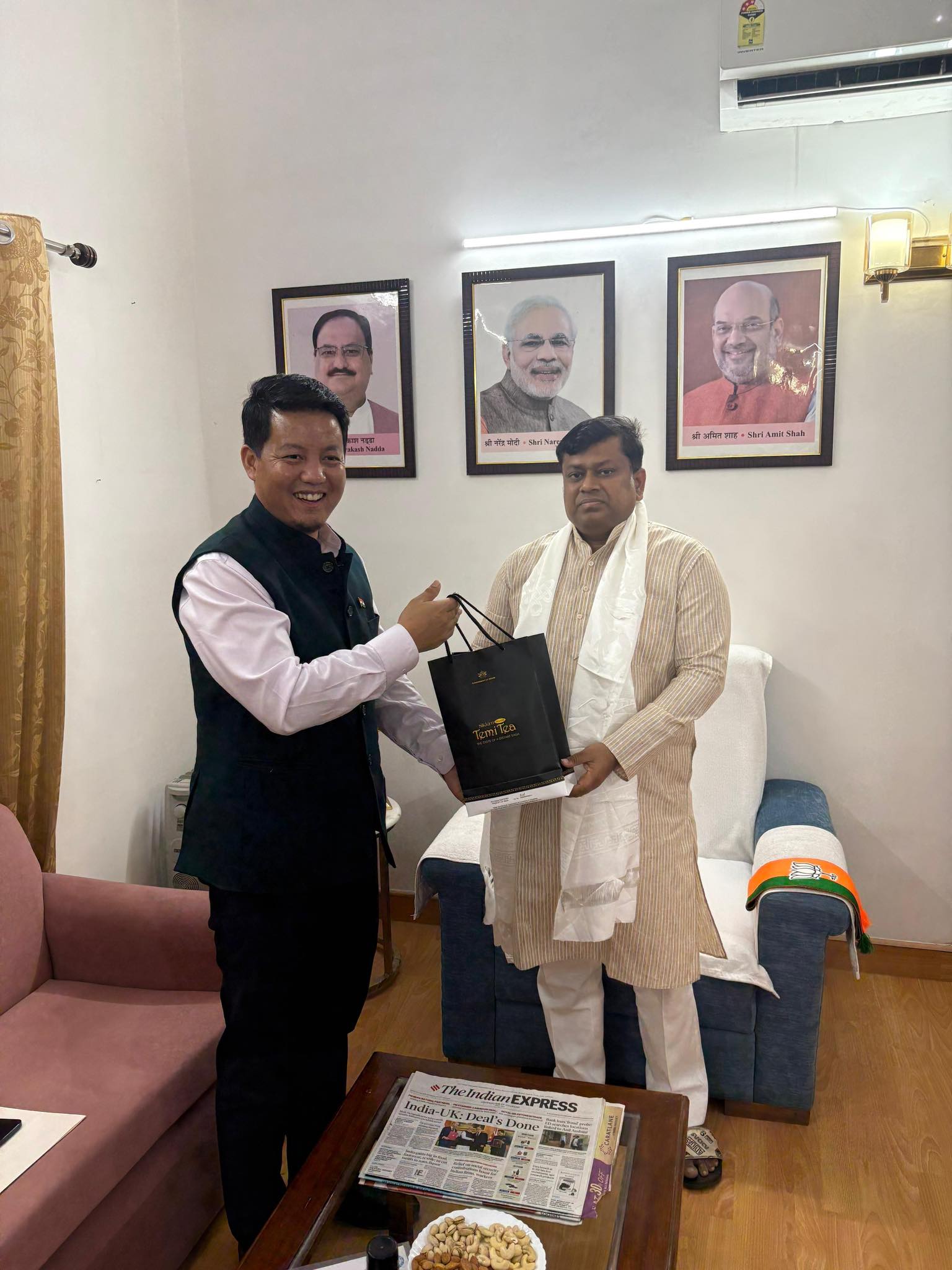 Read more about the article डा. इन्द्र हाङ सुब्बाको केन्द्रीय मन्त्रीद्वयसङ्ग भेटवार्ता