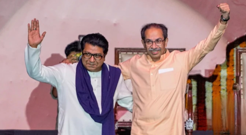 Read more about the article “हामी सँगै आएका हौं, सँगै रहनेछौं” – दुई दशकपछि राज ठाकरेसँग पुनर्मिलनमा उद्धव ठाकरे
