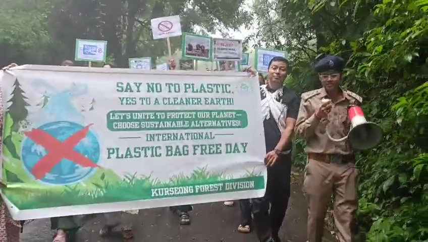 Read more about the article डाउहिल क्षेत्र प्लास्टिक ब्यागमुक्त क्षेत्र घोषणा