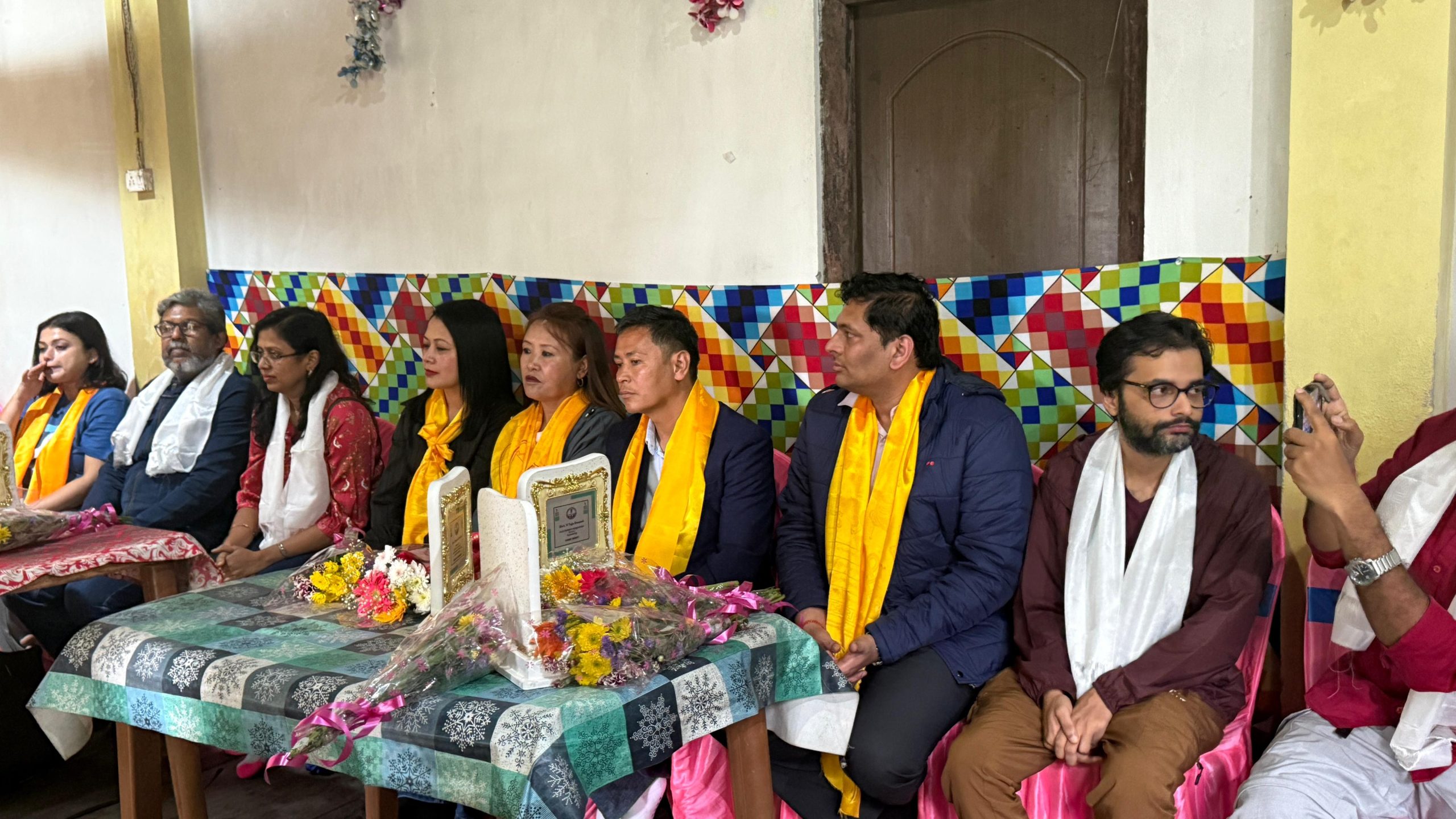 Read more about the article चिम्नी देवराली क्षेत्रका 1 सय 50 परिवारलाई तारपोलिन, कम्बर, साड़ी वितरण