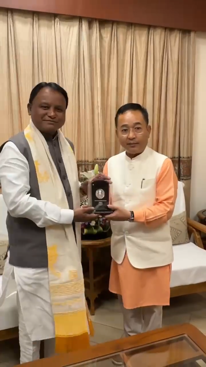 Read more about the article मुख्यमन्त्री प्रेमसिंह तामाङले भेटे ओडिशाका मुख्यमन्त्री माझीसँग