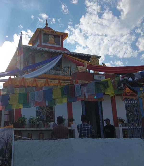Read more about the article तीनधारेमा महिनाव्यापी कुनसाङ लामे स्याल लुङ्का दिव्य प्रवचन कार्यक्रम सम्पन्न