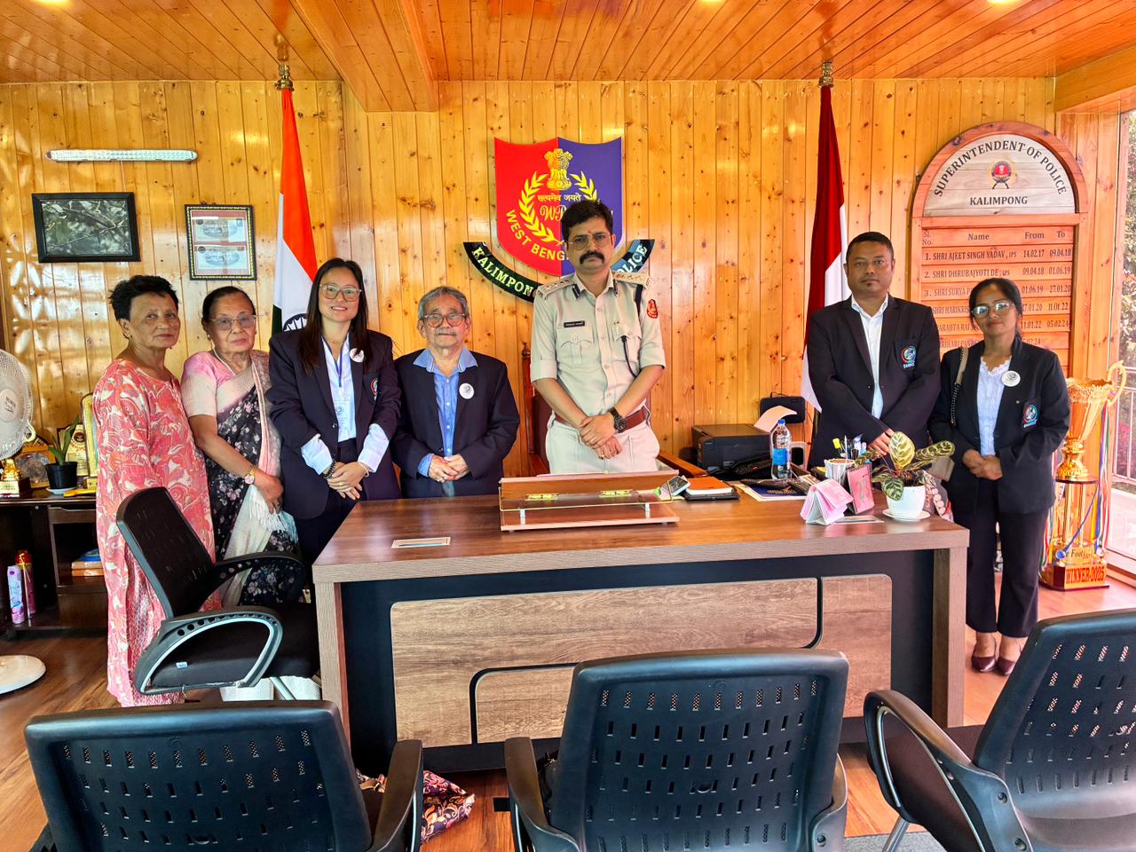 Read more about the article नानीहरू हराइरहेको बारेमा सहारा ट्रस्टद्वारा पुलीस प्रमुखलाई ज्ञापन
